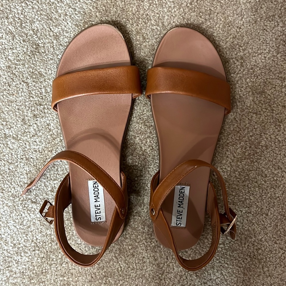 Steve Madden Dina Leather Sandal. Size 7.5.